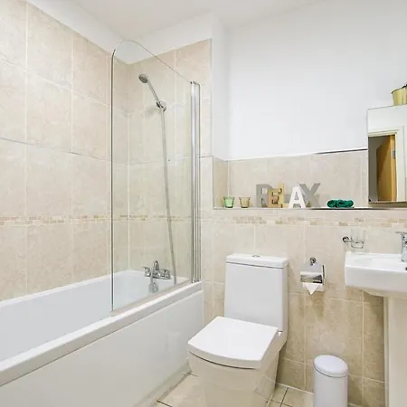 Apartamento Pluxa Velvet - Center's Lavish Walk To Transit *